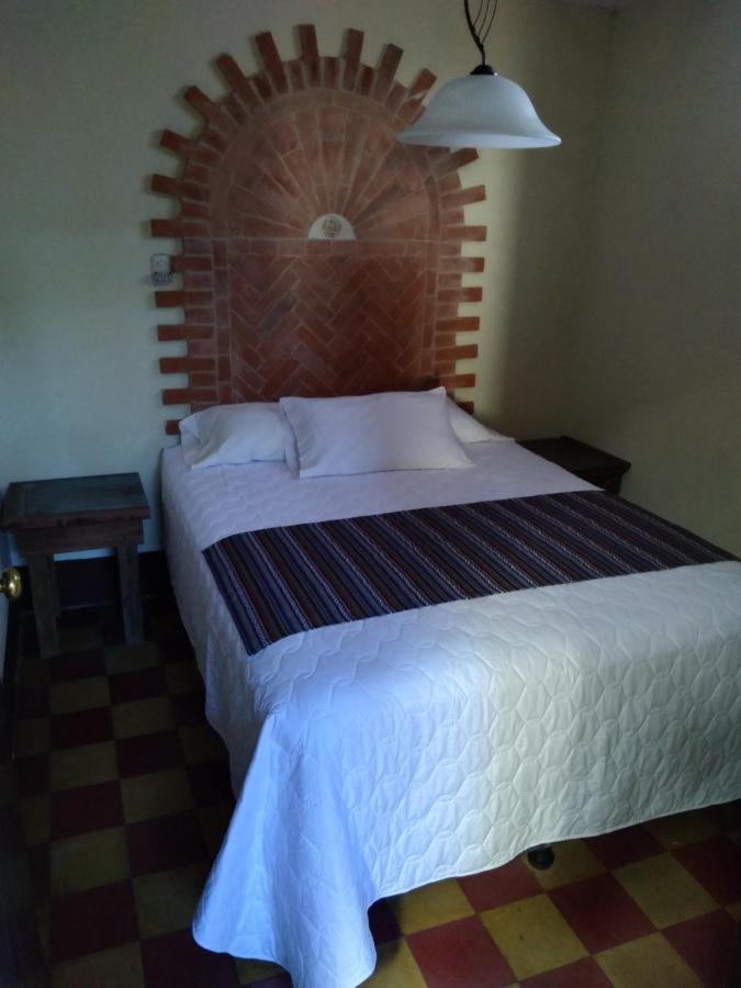 Hotel Acatenango Inn Антигуа-Гватемала Экстерьер фото