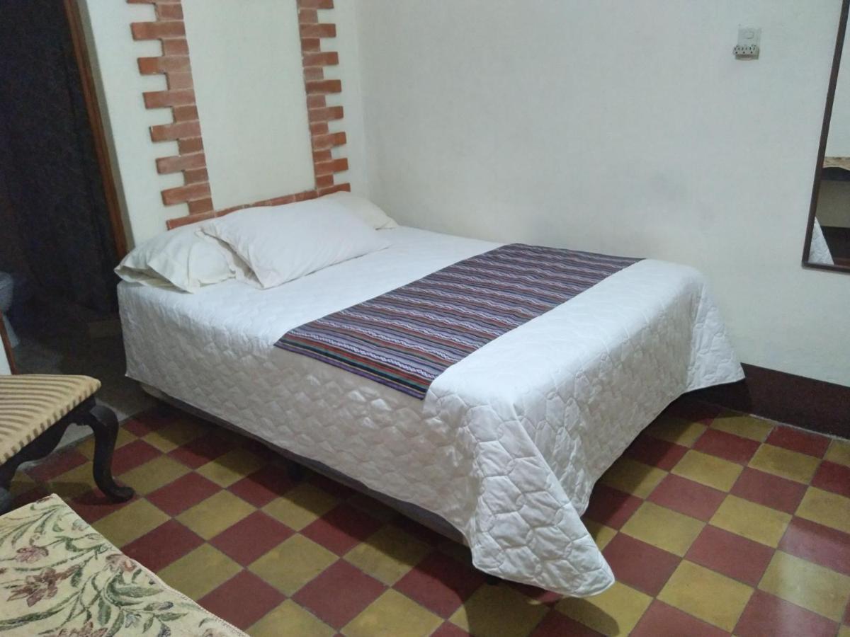Hotel Acatenango Inn Антигуа-Гватемала Экстерьер фото